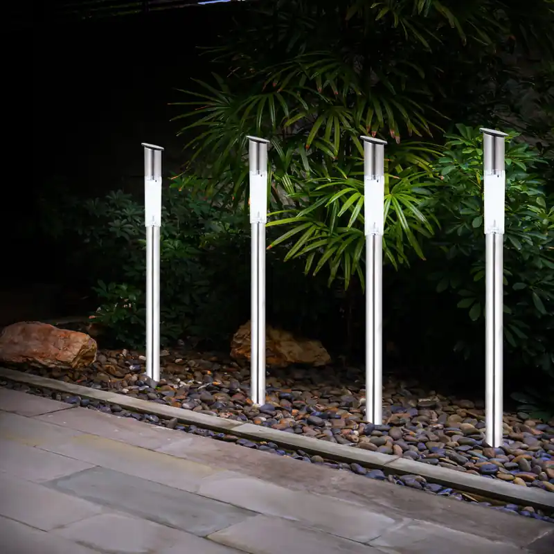 Voordeelprijs Moderne LED solarlampen voor de tuin in een set van 4