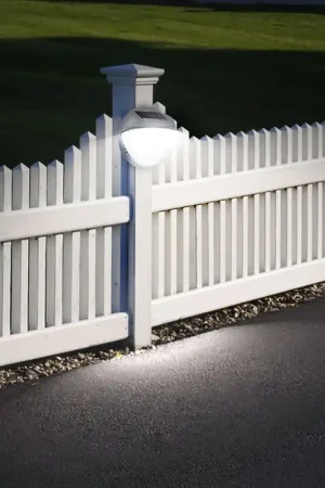 Moderne LED zonnelamp voor hek van kunststof in grijs Op = Op