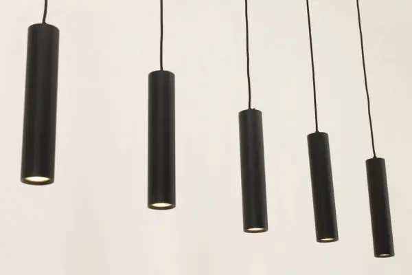 Superprijs Minimalistische koker hanglamp RUNNY 5-lichts 130x8 cm | Zwart