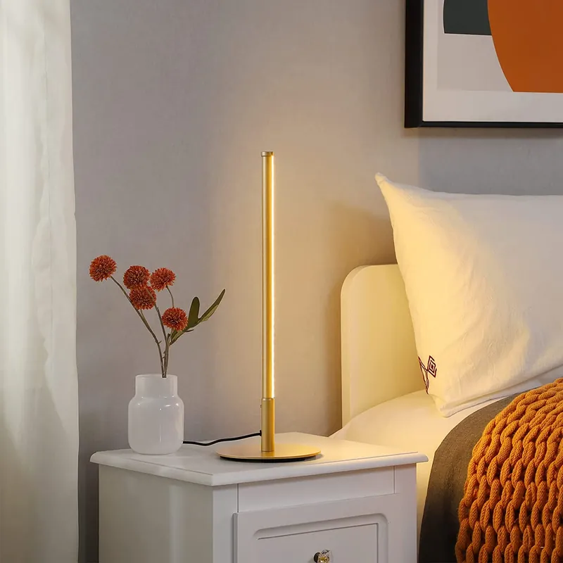 Gouden Tafellamp met Minimalistisch Design Koopje