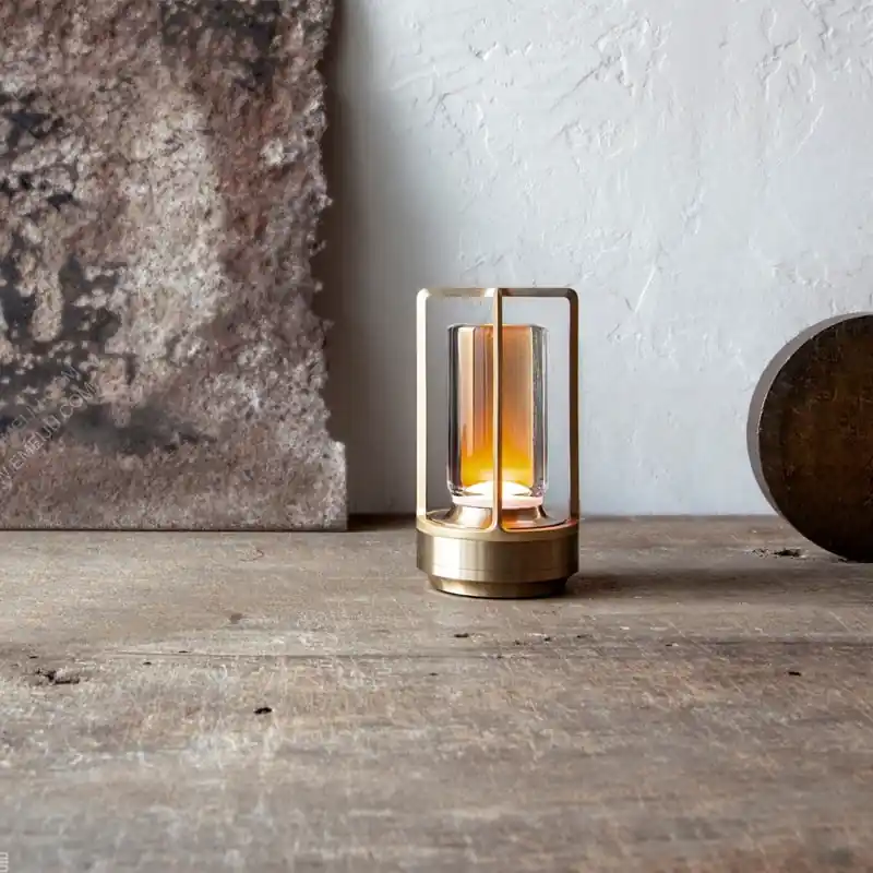 Draagbare LED Lantaarn met USB-Oplaadpoort en Diverse Lichtinstellingen Lage Kosten