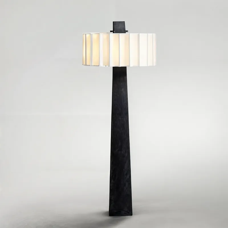 Ines Grote Vloerlamp - Moderne Elegantie in Zwart-Wit Gereduceerde Prijs