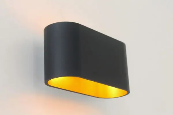 Op = Op Strakke ovalen wandlamp OVALO 16 cm | Zwart / Goud