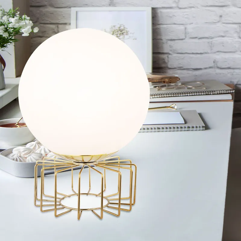 Tafellamp, messing metaal, opaal glas, schakelaar, 15 cm Gereduceerde Prijs