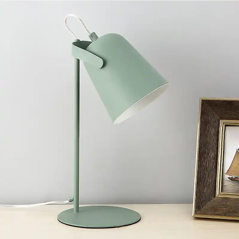 Noordse Stijl Bureaulamp - Metalen Roteerbare Bureaulamp met Plug-in voor Slaapkamer Beperkt Aanbod