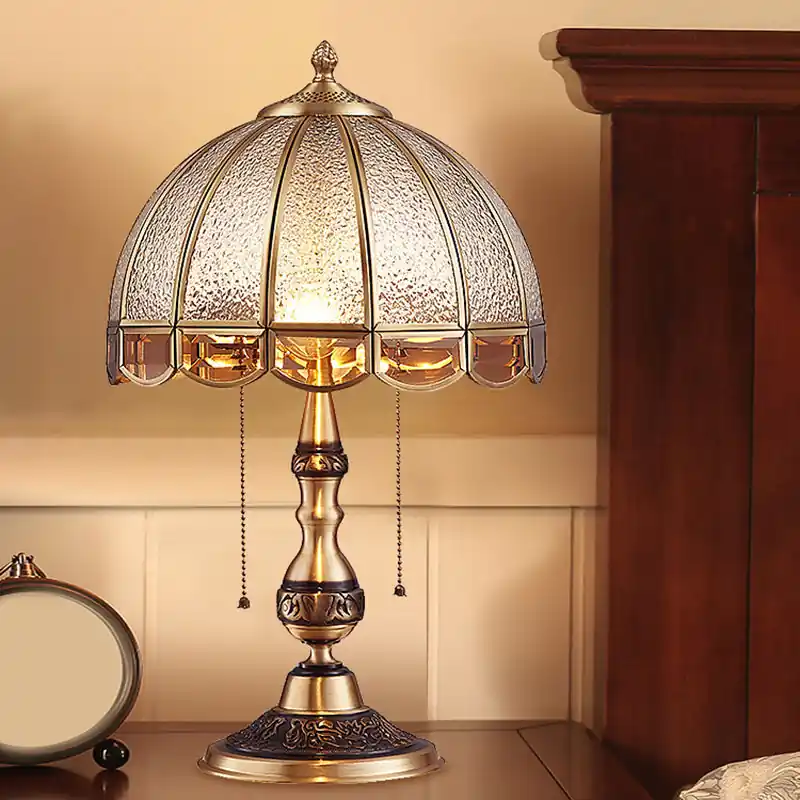 Seizoensaanbieding Antiek Bronzen Tafellamp - Traditioneel Design met Mat Glas en Trekschakelaar