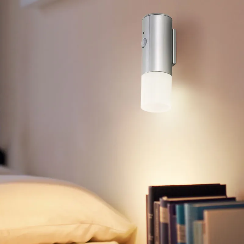 LED wandlamp, nachtlampje, bewegingsmelder, zilver, H 12,5 cm Koopje