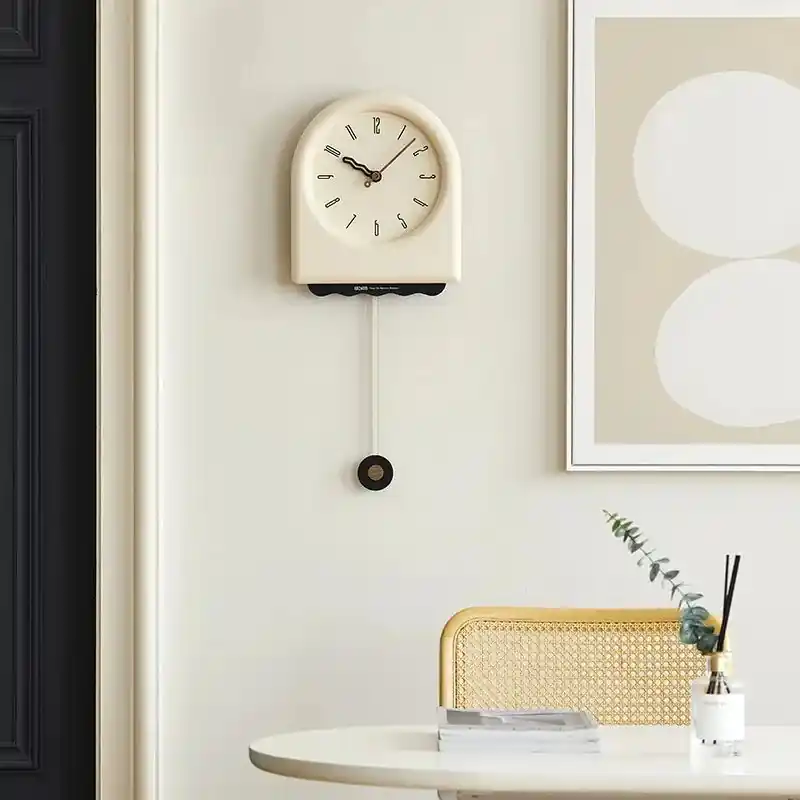 CremePendulum - Koreaanse Stijl Wandklok met Modern Design Direct Beschikbaar