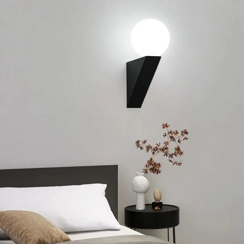 Goedkoop LuminoTone - Moderne Duo-Tone Wandlamp met Melkglas