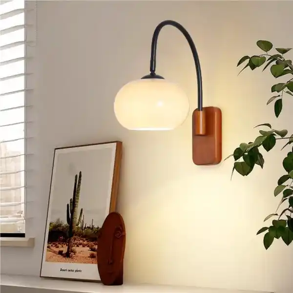 Hete Deal BauhausGlow – Draaibare Bauhaus Wandlamp met Khaki Glas