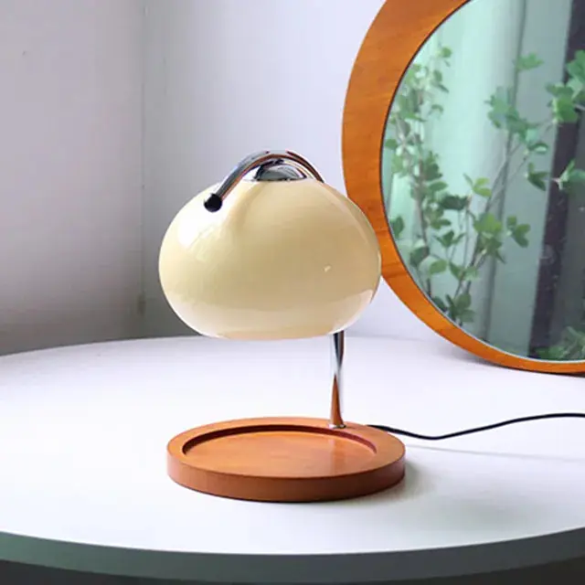 RetroGlaze - Vintage Tafellamp met Handgemaakte Glazuurafwerking Bestel Nu