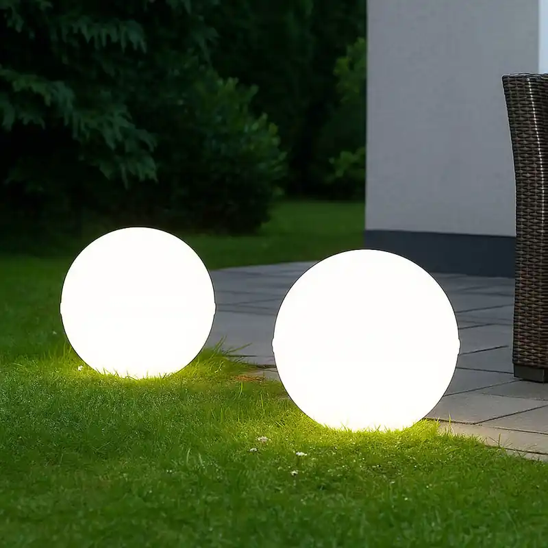 Dagaanbieding 2x buiten steeklampen, globe, wit, grondspies, kabel, D 20 cm