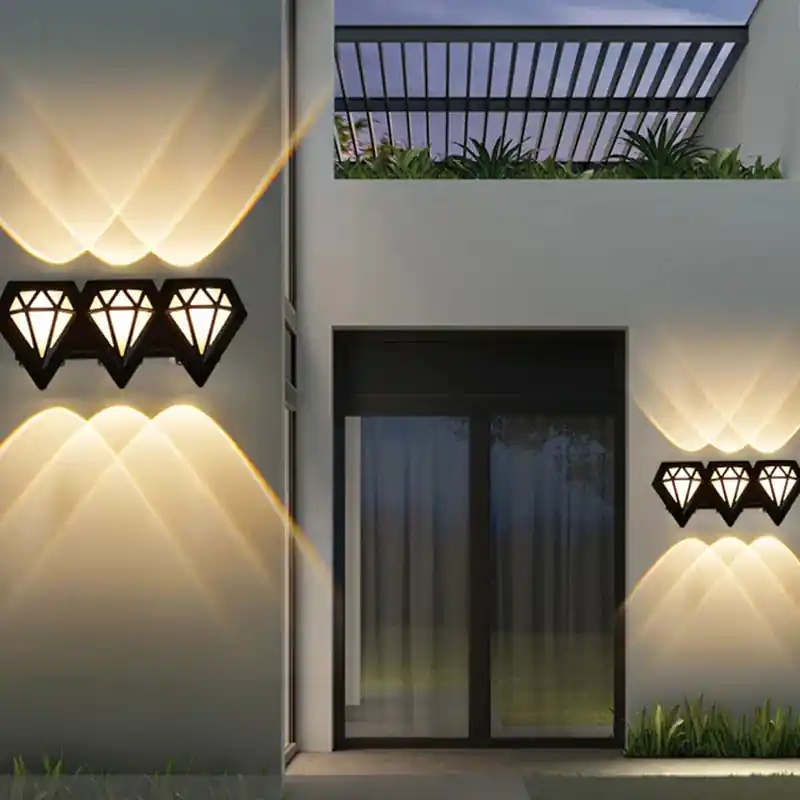 LumiDiamond – LED Wandlamp voor Buiten in Diamantdesign – Weerbestendig & Decoratief Laatste Kans