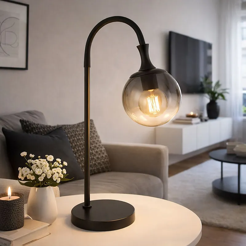Tafellamp, zwart metaal, rookglas, H 57,5 cm Laatste Kans
