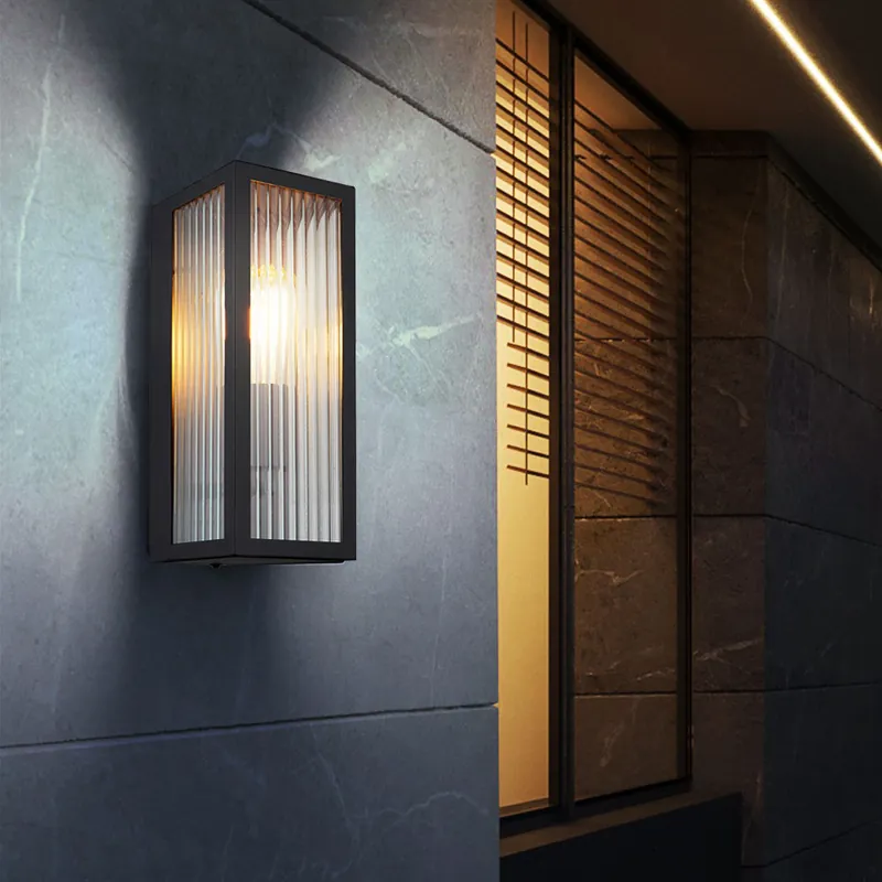 Wandlamp, zwart metaal, helder gesatineerd glas, H 32 cm Populair