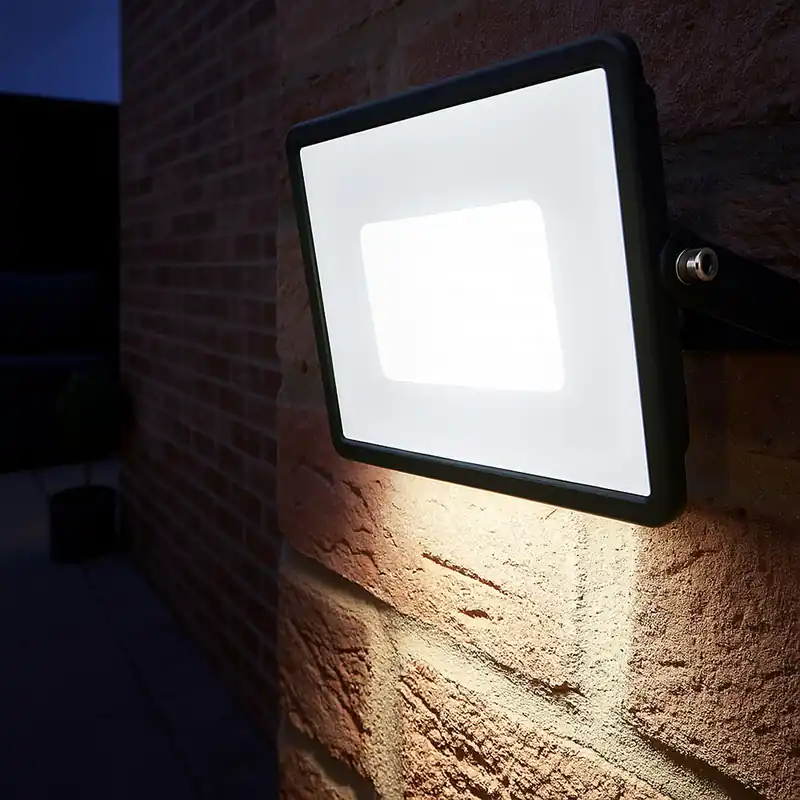 Beperkt Aanbod LED-buitenspot 50 watt, 4250 lumen, neutraal wit. L 19,7 cm